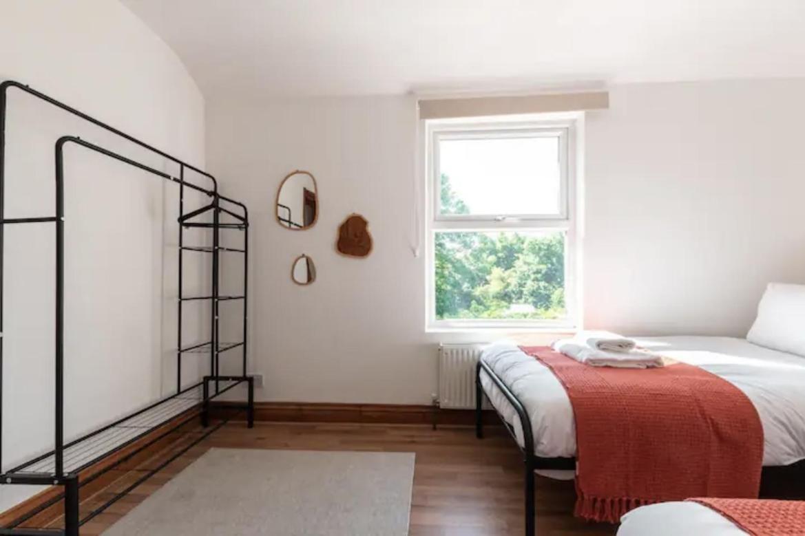 Metropolitan - 2 Bed, Private Parking Apartment, Great Commercial Home From Home Stay! Саутгемптон Экстерьер фото
