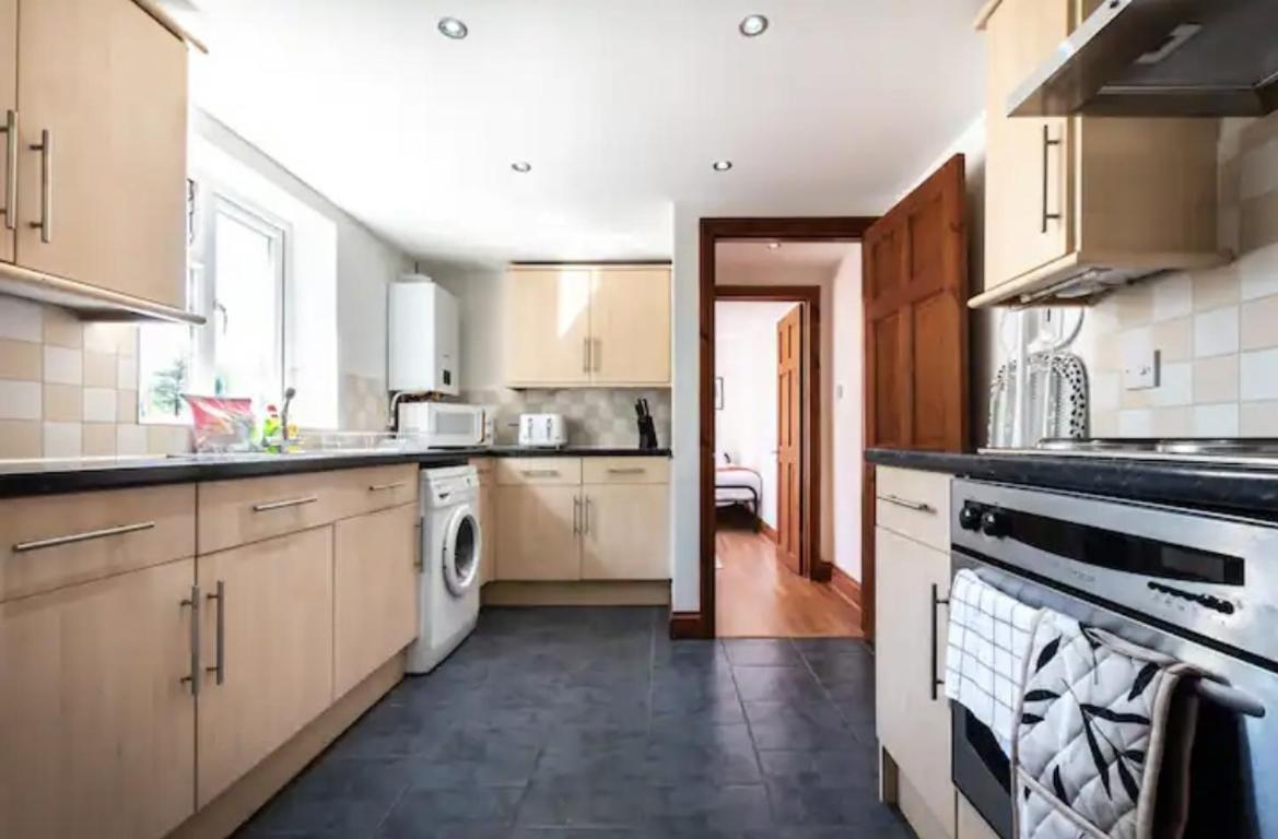 Metropolitan - 2 Bed, Private Parking Apartment, Great Commercial Home From Home Stay! Саутгемптон Экстерьер фото